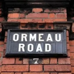 https://ormeau-road-stylish-double-bedroom-luxury-apartment.belfasthotelsireland.com