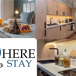 Stylish 2bed Underneath Castle Edinburgh