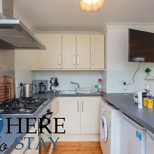 Lovely By The Hillwood Park-free Parking Edinburgh