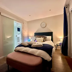 https://apt-tucktonia-retreat.tophotelsbath.com