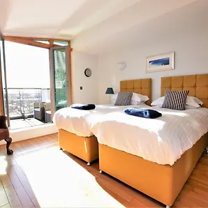 https://brunels-view-your-apartment.cardiffhotelswales.com